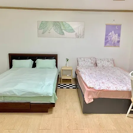 3 Min Walk From Sinnonhyun St Seoul Exterior photo