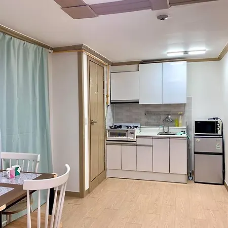 3 Min Walk From Sinnonhyun St Seoul Exterior photo