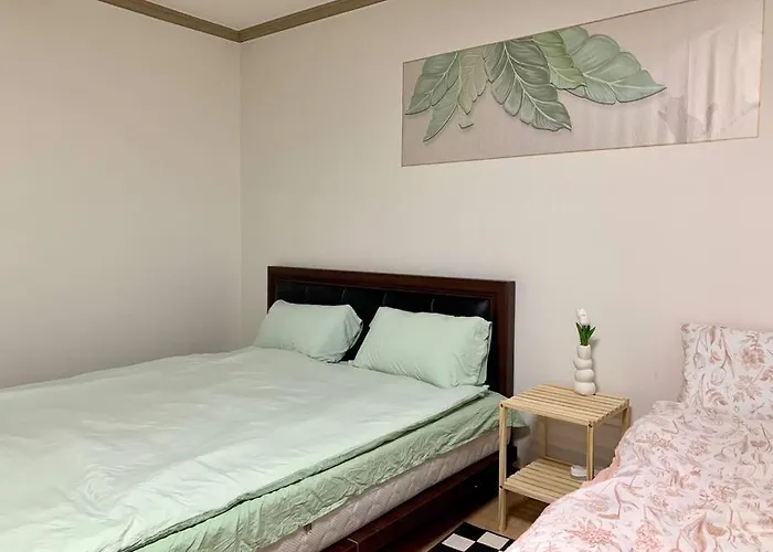 3 Min Walk From Sinnonhyun St